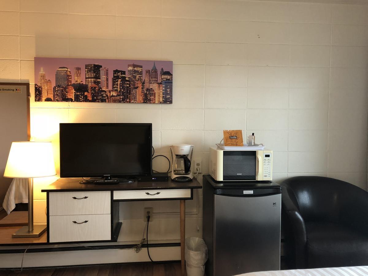 Holiday House Motel Ladysmith Extérieur photo
