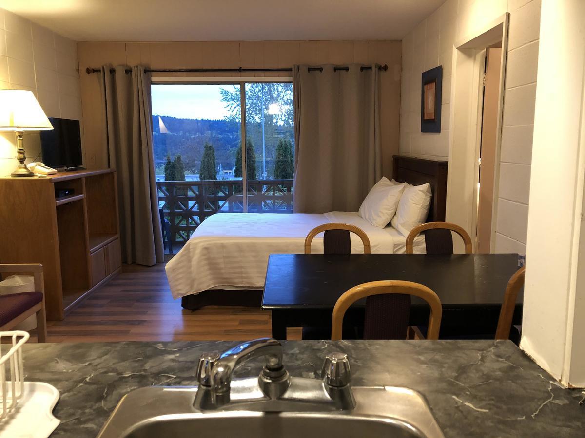 Holiday House Motel Ladysmith Extérieur photo