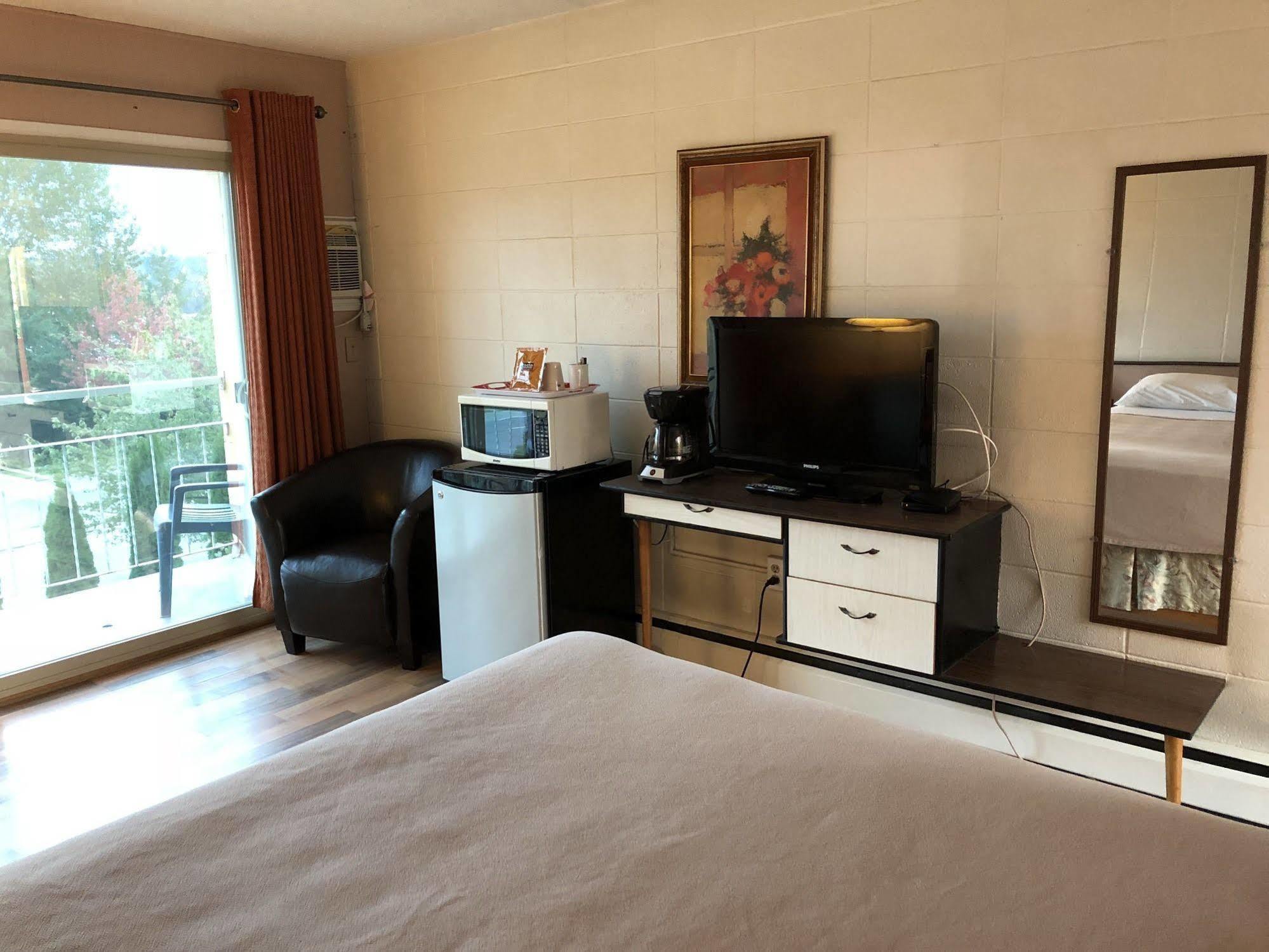 Holiday House Motel Ladysmith Extérieur photo