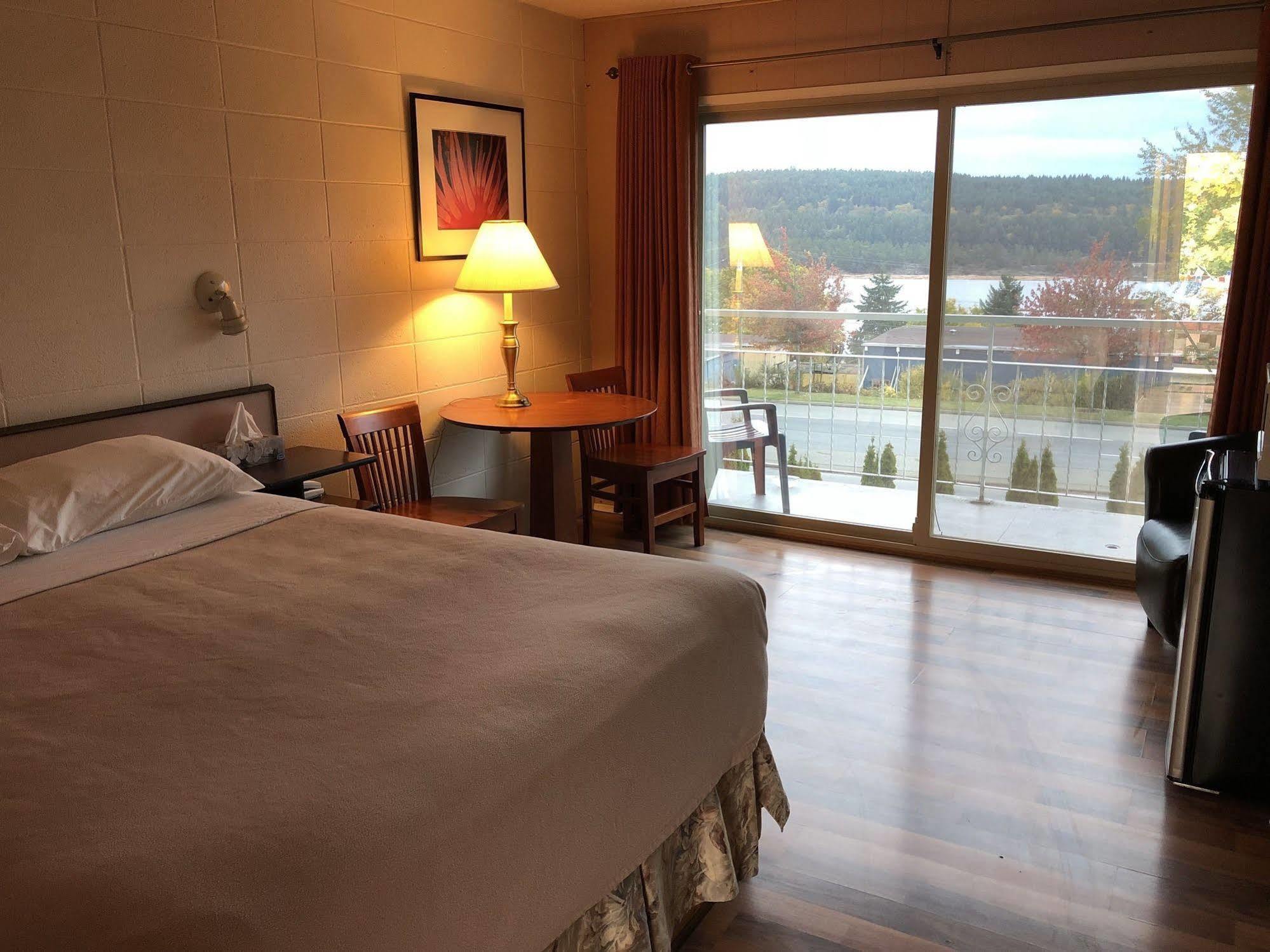 Holiday House Motel Ladysmith Extérieur photo