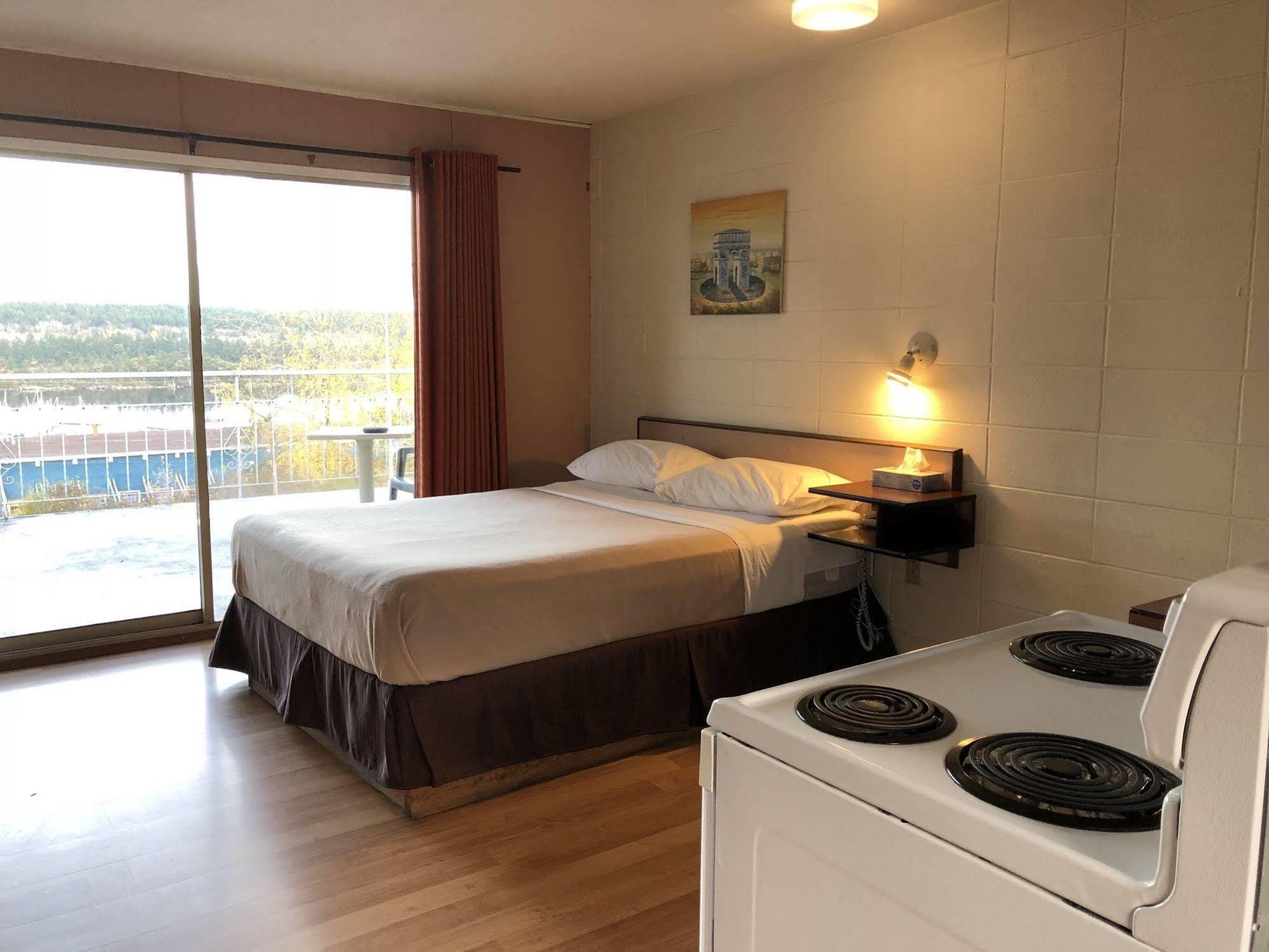 Holiday House Motel Ladysmith Extérieur photo