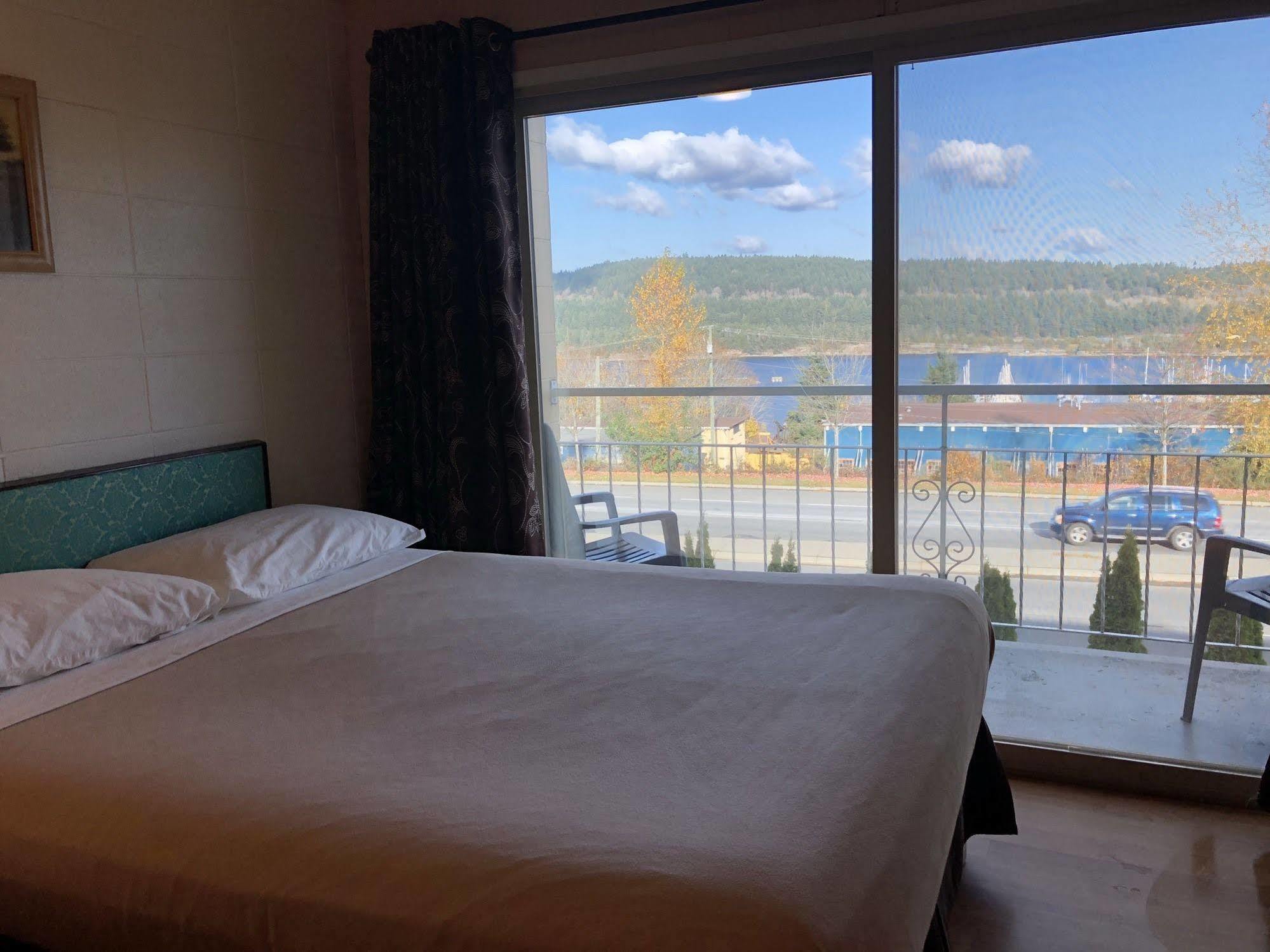 Holiday House Motel Ladysmith Extérieur photo