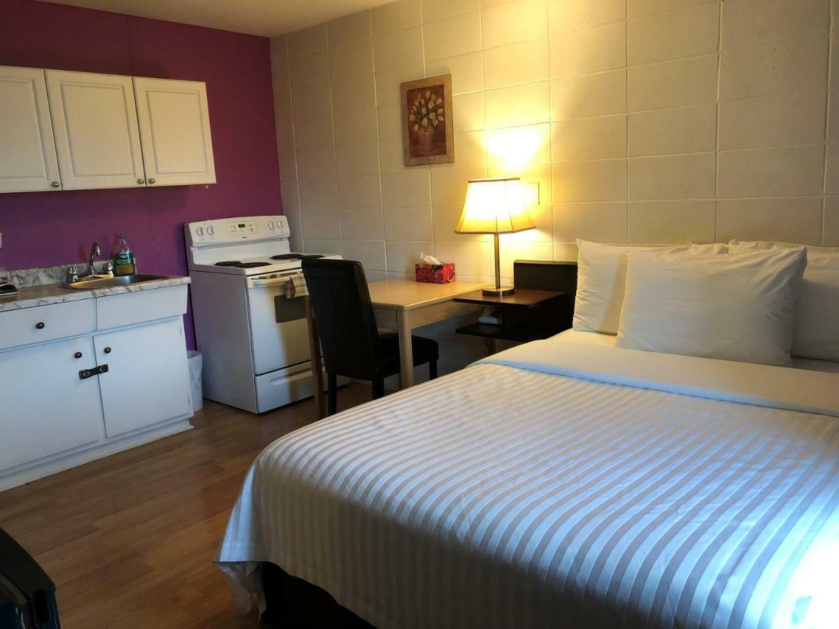 Holiday House Motel Ladysmith Extérieur photo